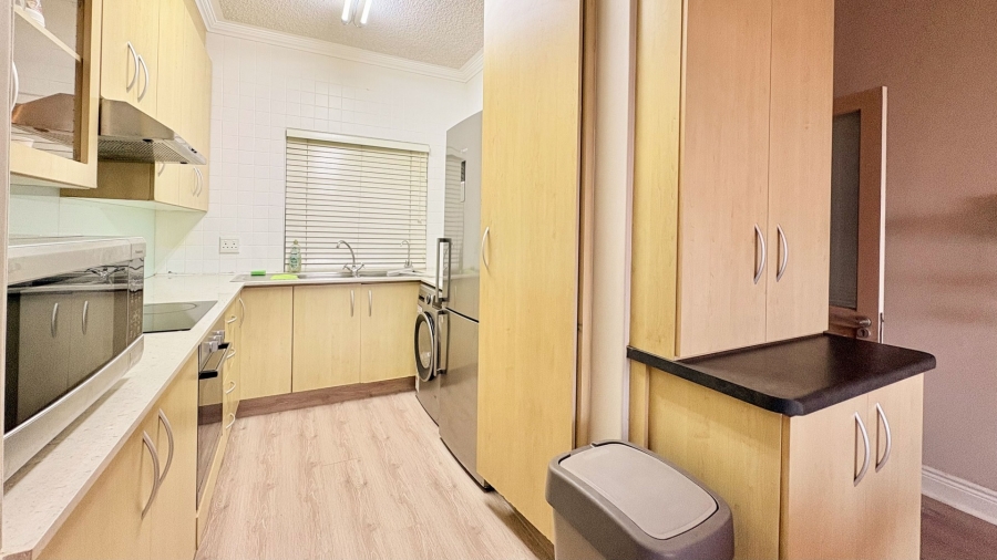 2 Bedroom Property for Sale in Summerstrand Eastern Cape